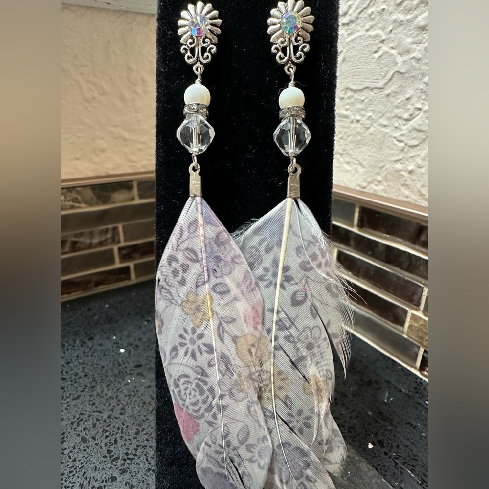 Floral stud earrings